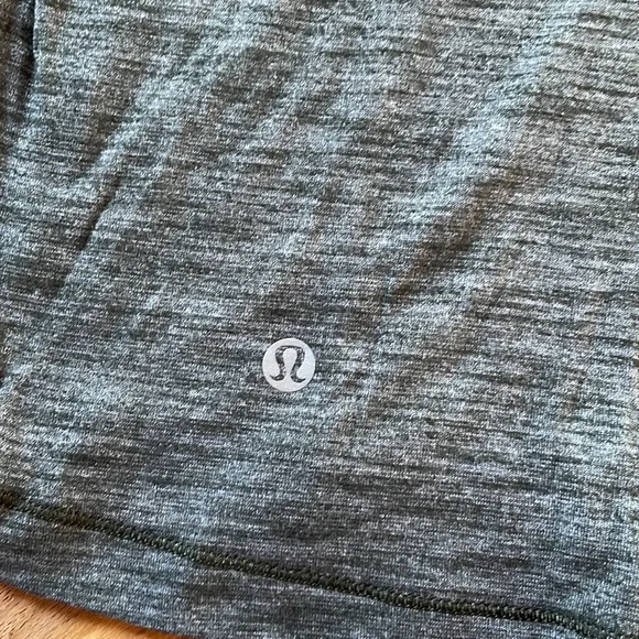 Size 6 Lululemon fitted tank - Picture 6 of 8